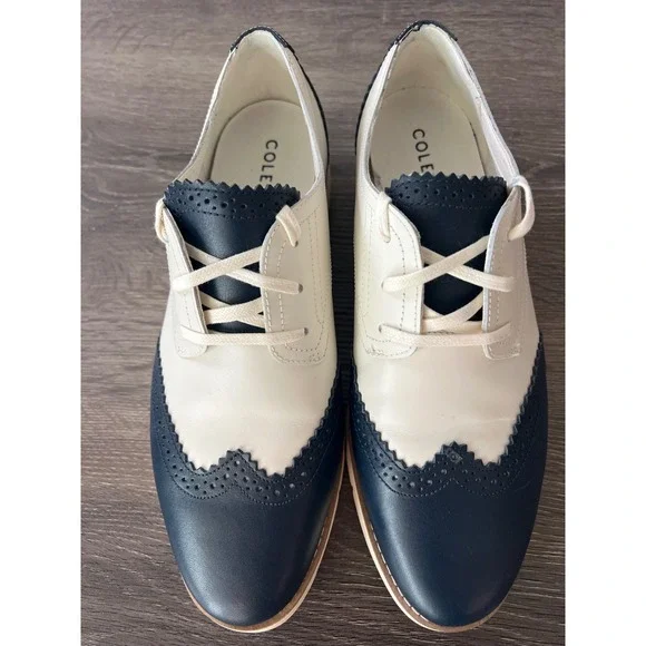 Cole Haan Women's Wingtip Oxford Shoes Navy & Ivory Leather 10B Preppy Retro - Picture 1 of 5